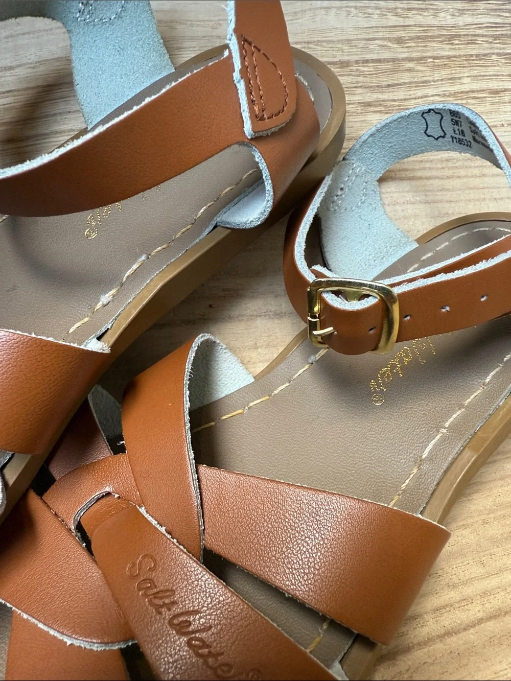 Saltwater Sandals Brown kids size 5
